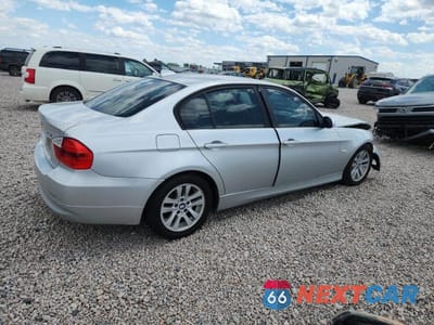 Trzecie zdjęcie samochodu z tyłu: 2006 BMW 325 I VIN:WBAVB13556KX48444 - miniatura