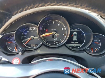 Zdjęcie 9 z 13 samochodu: 2018 PORSCHE CAYENNE VIN:WP1AA2A29JKA06039 - miniatura