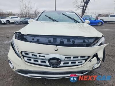Piąte zdjęcie samochodu w środku: 2018 MERCEDES-BENZ GLA 250 4MATIC VIN:WDCTG4GB5JJ460655 - miniatura