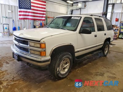 1999 CHEVROLET TAHOE K1500 1GNEK13R6XJ355699 - główne zdjęcie licytacji z USA - miniatura