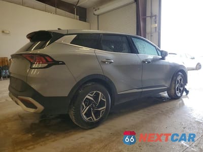 Trzecie zdjęcie samochodu z tyłu: 2023 KIA SPORTAGE LX VIN:KNDPU3AF6P7163132 - miniatura