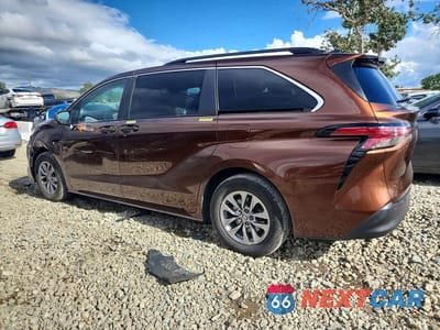 Drugie zdjęcie samochodu z przodu: 2022 TOYOTA SIENNA LE VIN:5TDKRKEC5NS094619 - miniatura