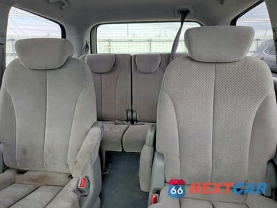 Zdjęcie 10 z 13 samochodu: 2008 HYUNDAI ENTOURAGE GLS VIN:KNDMC233586044515 - miniatura