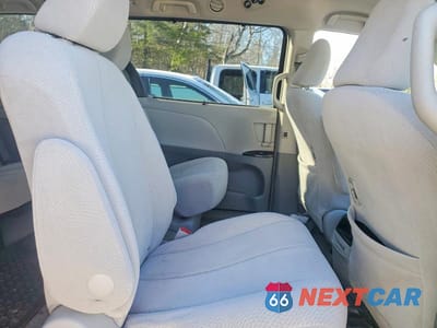 Zdjęcie 11 z 13 samochodu: 2012 TOYOTA SIENNA LE VIN:5TDKK3DC0CS220961 - miniatura