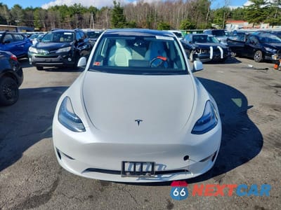 Piąte zdjęcie samochodu w środku: 2021 TESLA MODEL Y VIN:5YJYGDEE8MF195895 - miniatura