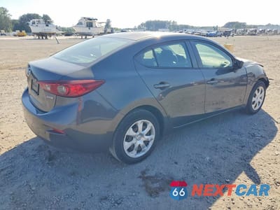 Trzecie zdjęcie samochodu z tyłu: 2018 MAZDA 3 SPORT VIN:3MZBN1U76JM161522 - miniatura