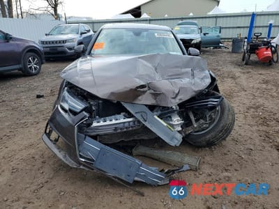 Piąte zdjęcie samochodu w środku: 2017 AUDI A4 PREMIUM VIN:WAUANAF40HN047160 - miniatura