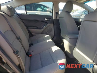Zdjęcie 10 z 12 samochodu: 2016 KIA FORTE LX VIN:KNAFK4A63G5575203 - miniatura