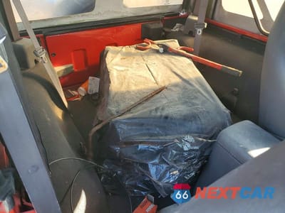 Zdjęcie 11 z 12 samochodu: 1999 JEEP WRANGLER / TJ SE VIN:1J4FY29P6XP446941 - miniatura