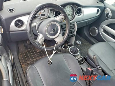 Zdjęcie 8 z 12 samochodu: 2005 MINI COOPER VIN:WMWRF33525TF62566 - miniatura