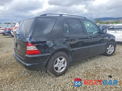Trzecie zdjęcie samochodu z tyłu: 2000 MERCEDES-BENZ ML 320 VIN:4JGAB54E2YA165891 - miniatura