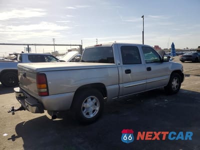 Trzecie zdjęcie samochodu z tyłu: 2005 GMC SIERRA 1500 SLE EXTE VIN:2GTEC13T851107303 - miniatura