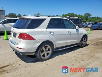 Trzecie zdjęcie samochodu z tyłu: 2018 MERCEDES-BENZ GLE 350 VIN:4JGDA5JB1JB030668 - miniatura