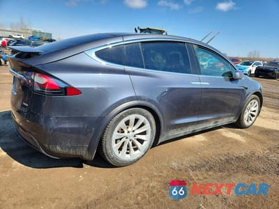 Trzecie zdjęcie samochodu z tyłu: 2017 TESLA MODEL X VIN:5YJXCDE29HF045698 - miniatura