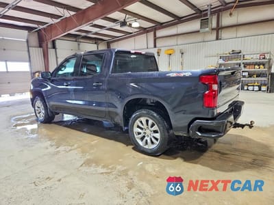 Drugie zdjęcie samochodu z przodu: 2022 CHEVROLET SILVERADO K1500 CUSTOM VIN:1GCPDBEK5NZ524949 - miniatura