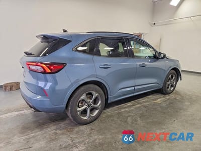 Trzecie zdjęcie samochodu z tyłu: 2024 FORD ESCAPE ST LINE VIN:1FMCU0MN3RUA06044 - miniatura