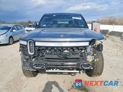 Piąte zdjęcie samochodu w środku: 2022 RIVIAN R1T LAUNCH EDITION VIN:7FCTGAAL5NN001429 - miniatura
