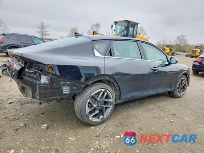Trzecie zdjęcie samochodu z tyłu: 2025 KIA K4 GT-LINE VIN:3KPFW4DE0SE128481 - miniatura