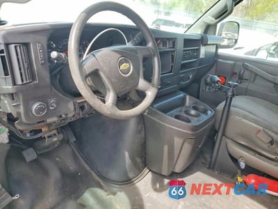 Zdjęcie 8 z 14 samochodu: 2017 CHEV EXPRESS G2500 VIN:1GCWGAF13H1215888 - miniatura