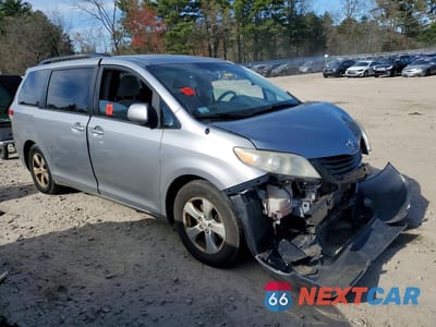 Czwarte zdjęcie samochodu z boku: 2011 TOYOTA SIENNA LE VIN:5TDKK3DC1BS157304 - miniatura