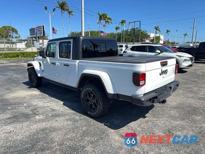 Trzecie zdjęcie samochodu z tyłu: 2023 JEEP GLADIATOR SPORT VIN:1C6HJTAG4PL564716 - miniatura