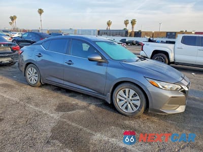 Czwarte zdjęcie samochodu z boku: 2020 NISSAN SENTRA S VIN:3N1AB8BV7LY305689 - miniatura