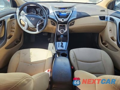 Zdjęcie 8 z 12 samochodu: 2012 HYUNDAI ELANTRA GLS VIN:5NPDH4AE6CH150438 - miniatura