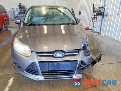 Piąte zdjęcie samochodu w środku: 2013 FORD FOCUS SE VIN:1FADP3F24DL232487 - miniatura