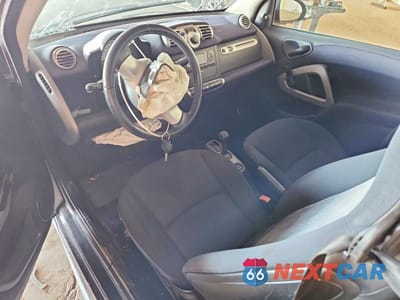 Zdjęcie 8 z 12 samochodu: 2013 SMART FORTWO PURE VIN:WMEEJ3BA1DK664409 - miniatura