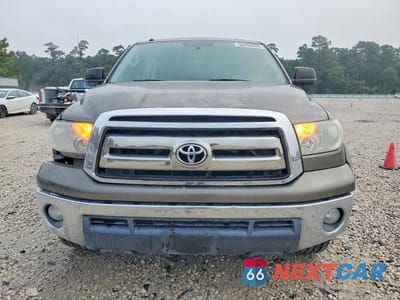 Piąte zdjęcie samochodu w środku: 2013 TOYOTA TUNDRA CREWMAX SR5 VIN:5TFEM5F15DX055516 - miniatura