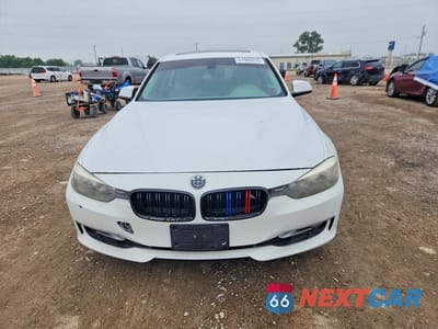 Piąte zdjęcie samochodu w środku: 2013 BMW 328 I VIN:WBA3A5C51DF353958 - miniatura