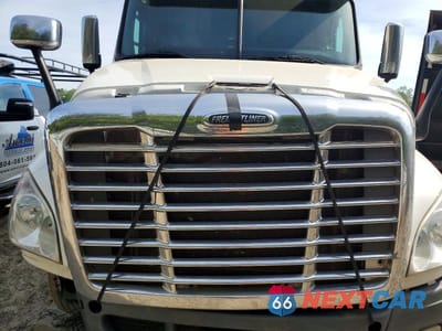 Zdjęcie 7 z 10 samochodu: 2011 FREIGHTLINER CASCADIA 125 SEMI TRUCK VIN:1FUJGLDR6BLAZ4649 - miniatura