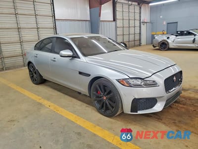 Czwarte zdjęcie samochodu z boku: 2018 JAGUAR XF S VIN:SAJBG4FV9JCY67218 - miniatura