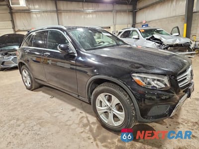 Czwarte zdjęcie samochodu z boku: 2018 MERCEDES-BENZ GLC 300 4MATIC VIN:WDC0G4KB0JV101670 - miniatura