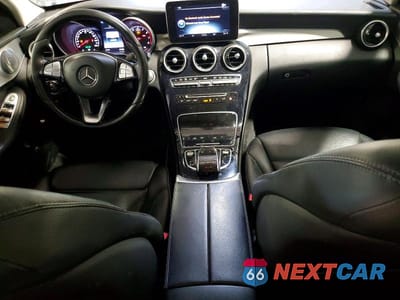 Zdjęcie 8 z 13 samochodu: 2016 MERCEDES-BENZ C 300 4MATIC VIN:55SWF4KB0GU109700 - miniatura