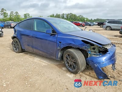 Czwarte zdjęcie samochodu z boku: 2024 TESLA MODEL Y VIN:7SAYGDED5RA333939 - miniatura