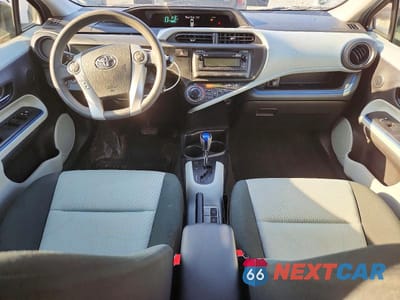 Zdjęcie 8 z 12 samochodu: 2012 TOYOTA PRIUS C TWO VIN:JTDKDTB39C1016878 - miniatura
