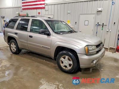 Czwarte zdjęcie samochodu z boku: 2002 CHEV TRAILBLAZER VIN:1GNDT13SX22350858 - miniatura
