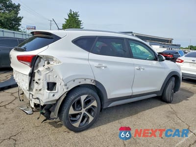 Trzecie zdjęcie samochodu z tyłu: 2017 HYUNDAI TUCSON SPORT VIN:KM8J3CA27HU592588 - miniatura