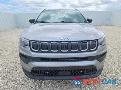 Piąte zdjęcie samochodu w środku: 2022 JEEP COMPASS LATITUDE VIN:3C4NJCBB0NT103478 - miniatura