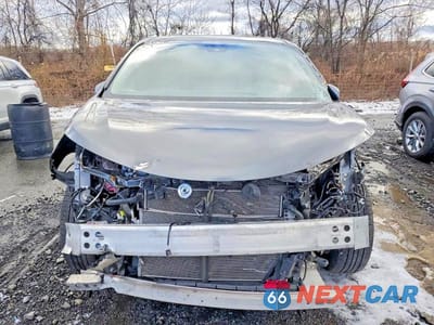Piąte zdjęcie samochodu w środku: 2025 TOYOTA SIENNA XLE 8-PASSENGER VIN:5TDYRKEC6SS242010 - miniatura