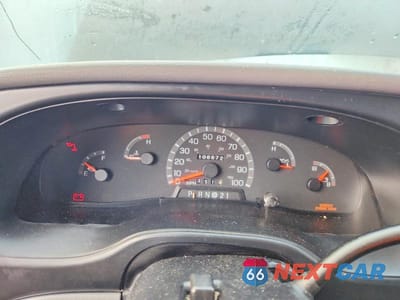 Zdjęcie 8 z 10 samochodu: 2002 FORD ECONOLINE E450 SUPER DUTY CUTAWAY VAN VIN:1FDXE45S92HA11516 - miniatura