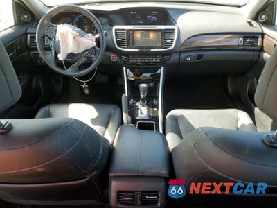 Zdjęcie 8 z 13 samochodu: 2017 HONDA ACCORD TOURING HYBRID VIN:JHMCR6F70HC031848 - miniatura