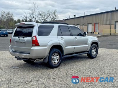 Czwarte zdjęcie samochodu z boku: 2006 TOYOTA 4RUNNER SPORT EDITION VIN:JTEBT14R468029201 - miniatura