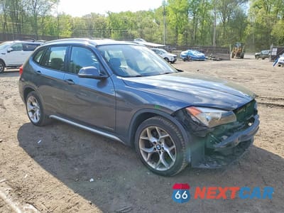 Czwarte zdjęcie samochodu z boku: 2015 BMW X1 XDRIVE28I VIN:WBAVL1C56FVY34289 - miniatura