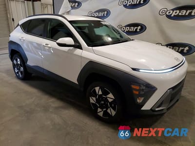 Czwarte zdjęcie samochodu z boku: 2025 HYUNDAI KONA VIN:KM8HBCAB5SU298356 - miniatura