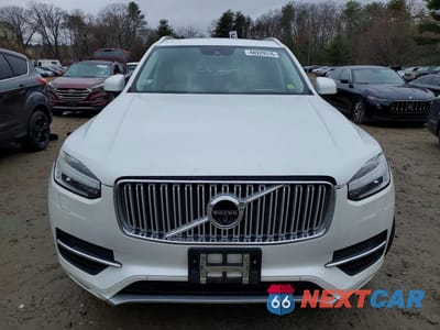 Piąte zdjęcie samochodu w środku: 2016 VOLVO XC90 T6 VIN:YV4A22PL4G1016097 - miniatura