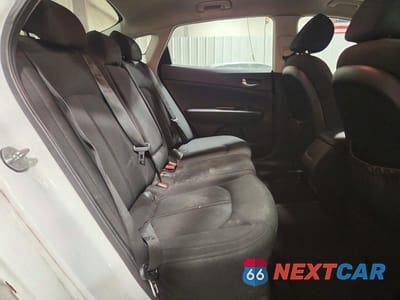 Zdjęcie 10 z 13 samochodu: 2017 KIA OPTIMA LX VIN:5XXGT4L38HG145137 - miniatura