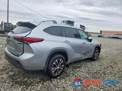 Trzecie zdjęcie samochodu z tyłu: 2021 TOYOTA HIGHLANDER HYBRID XLE VIN:5TDGBRCH4MS525208 - miniatura