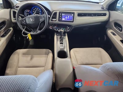 Zdjęcie 8 z 12 samochodu: 2017 HONDA HR-V EX VIN:3CZRU5H59HG701291 - miniatura